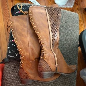 Avanti brand new brown lace zip up knee high boots